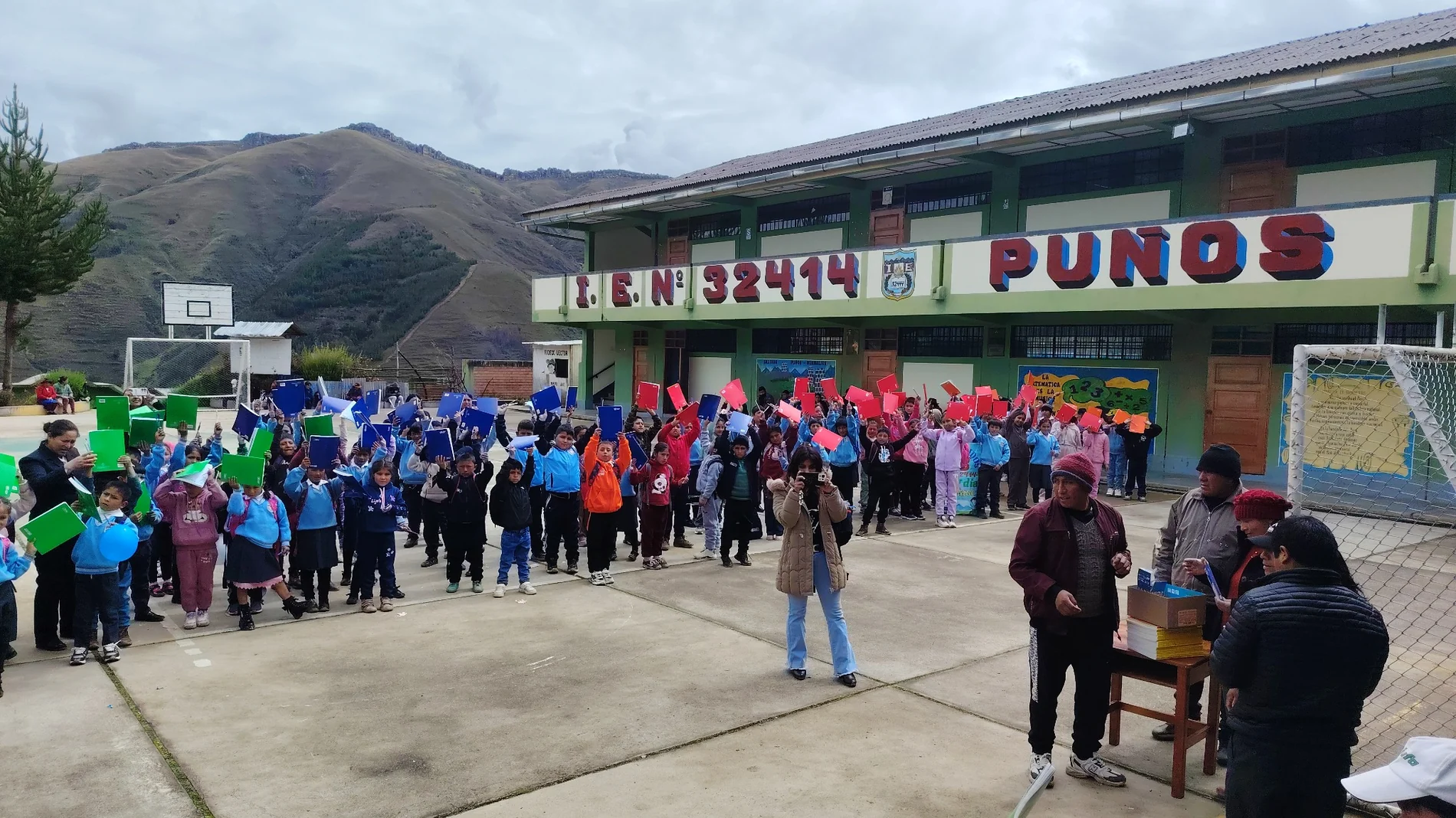 Entrega de útiles escolares